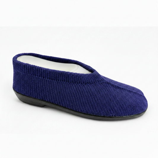 Binnenkort verkrijgbaar: Royal Amethyst Portugese Schoenen – Diep, Warm en Tijdloos Elegant

Royal Amethyst is de kleur van koninklijke elegantie, warmte en verfijning. Deze&nbsp;handgemaakte paarse Portugese schoenen uit Pombal, Portugal, brengen een rijke, warme uitstraling naar uw voeten – zacht, ademend en perfect voor het hele jaar door.

Waarom Royal Amethyst de Perfecte Keuze Is:

✔ Diep &amp; Koninklijk: Royal Amethyst straalt warmte en elegantie uit
✔ Warm &amp; Verfijnd: Een kleur die past bij elk
